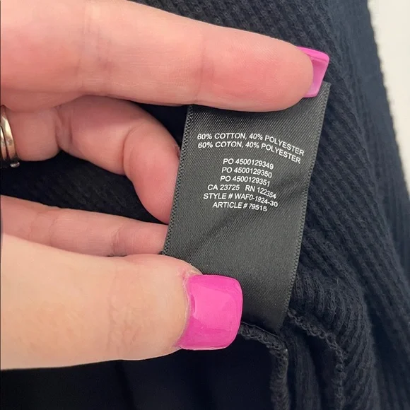 EUC! Aritzia/The Group by Babaton Black Cowl Neck Thermal, Size Large - Picture 5 of 5